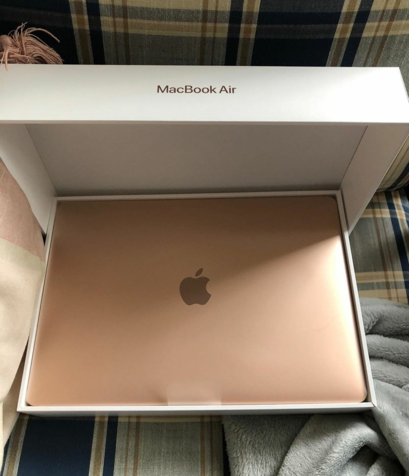 Which one is better MacBook Pro or Air? Is my MacBook an air or pro? Is MacBook Pro or Air better for students? How long does a MacBook Pro Air last?